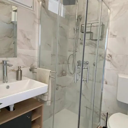 Jozephine 3 By Guide