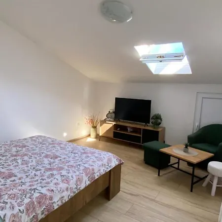 Apartament Jozephine 3 By Guide Pula